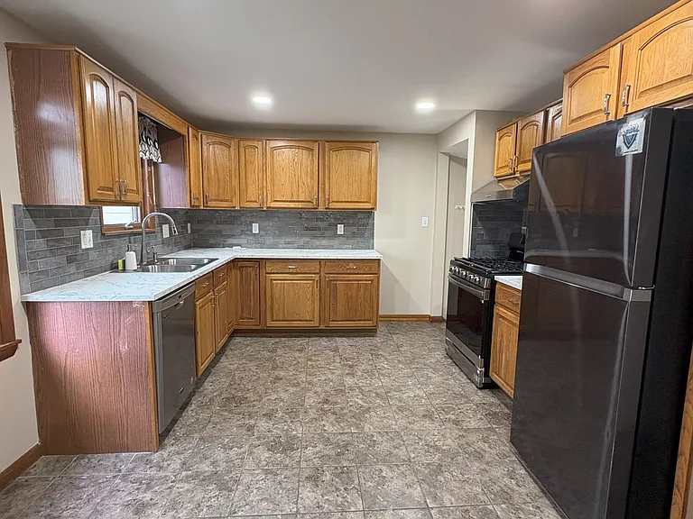 159 Leonore Rd — Photo 4