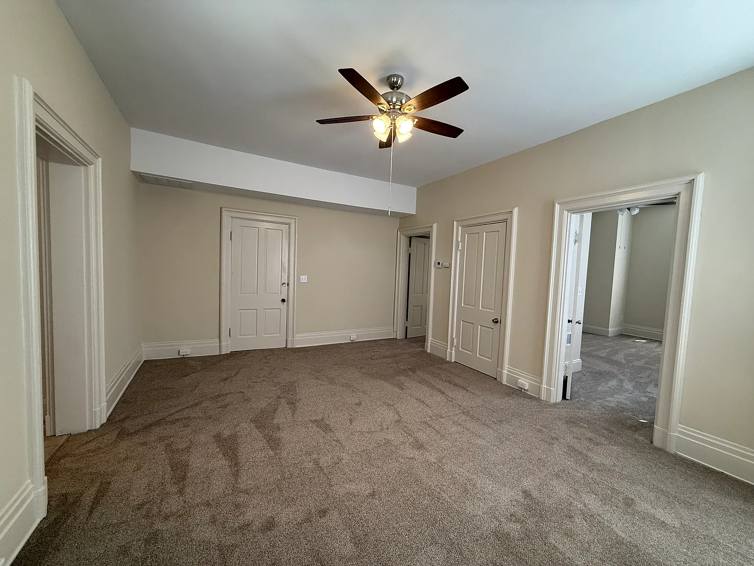 3 bed, $2,400 — Photo 3