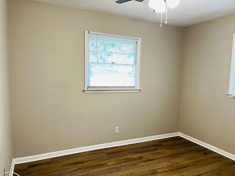 943 Parkstone Dr — Photo 17