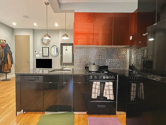 2nd image of 245 Jefferson St APT 3L