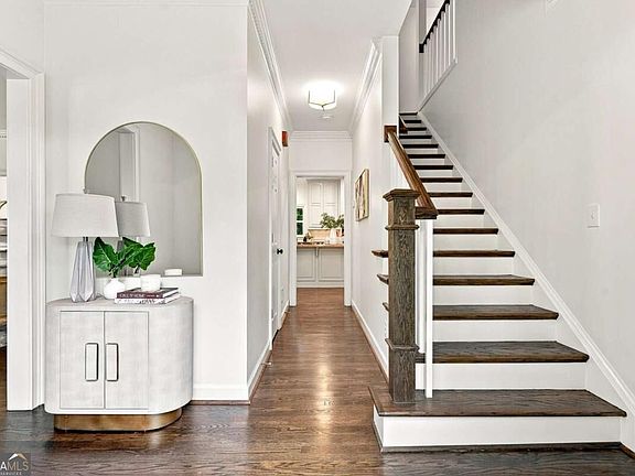 5th image of 515 Crossgate Trl