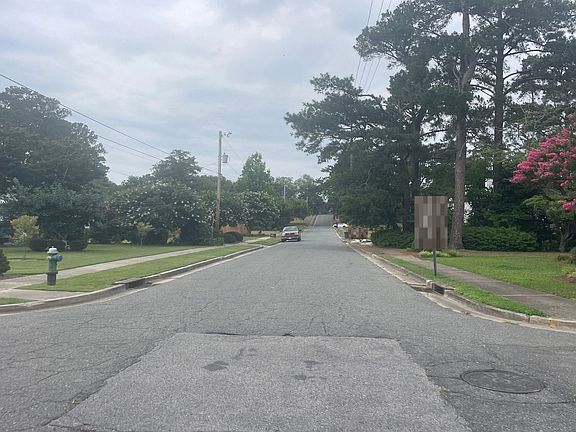 5th image of 807 West Rd