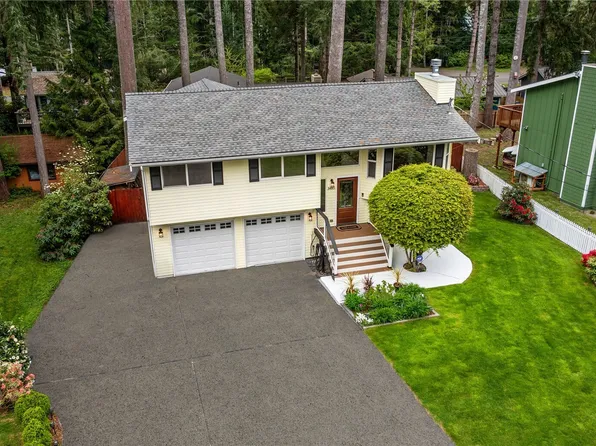 3485 NW This A Way Rd, Bremerton, WA 98312