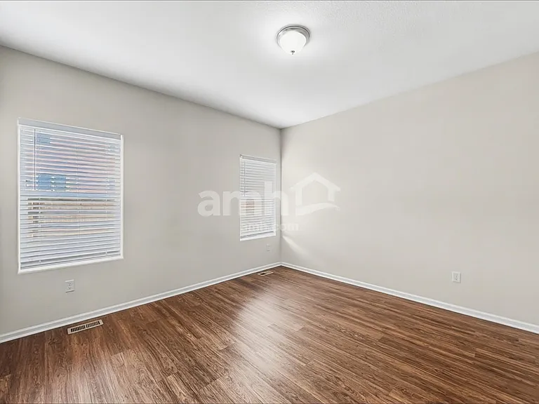 551 Reserve Ave — Photo 8