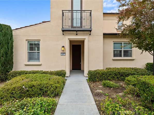 21877 Propello Dr, Santa Clarita, CA 91350