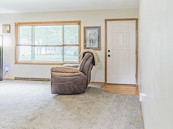 2nd image of 1734 Marian Dr