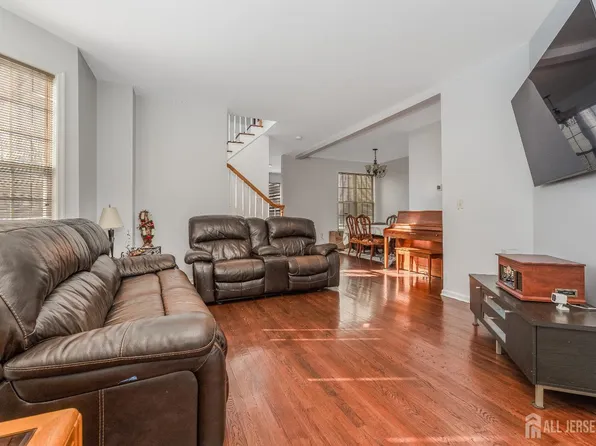 66 Tennyson Rd, East Windsor, NJ 08520