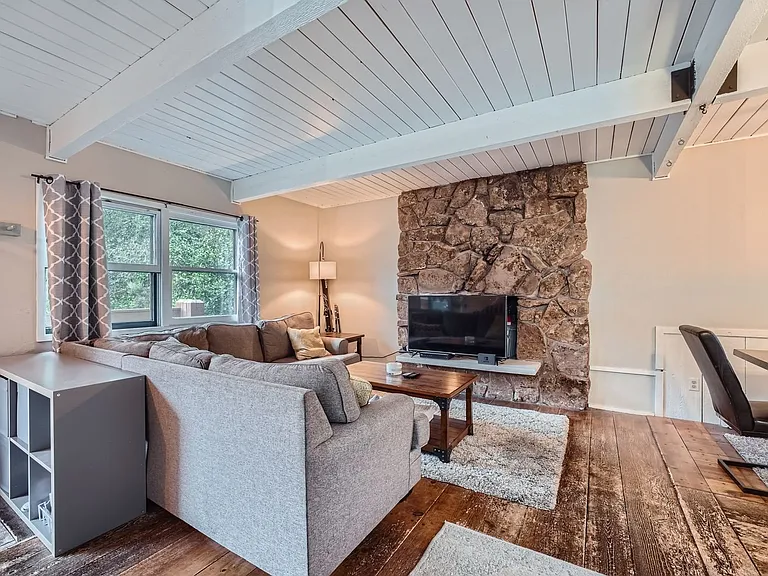 2470 Chamonix Ln #H1 — Photo 2