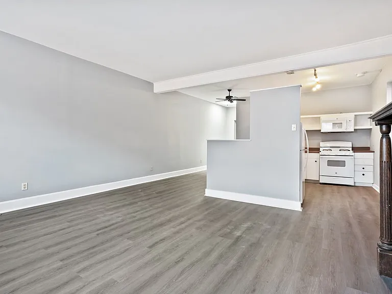 22 Bedford Sq — Photo 11