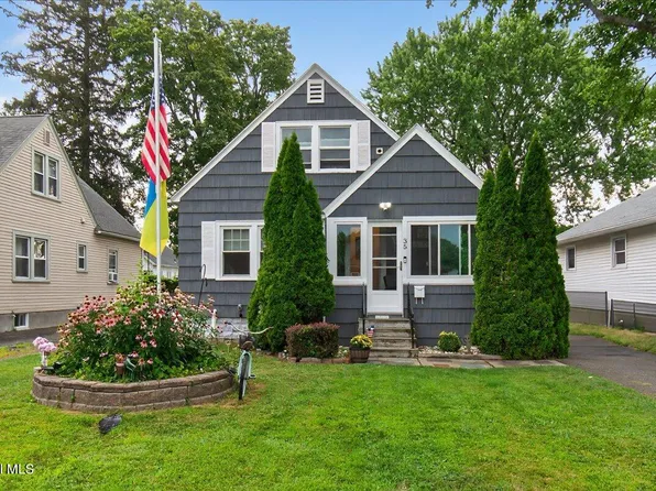 35 Fordham Court, Albany, NY 12209