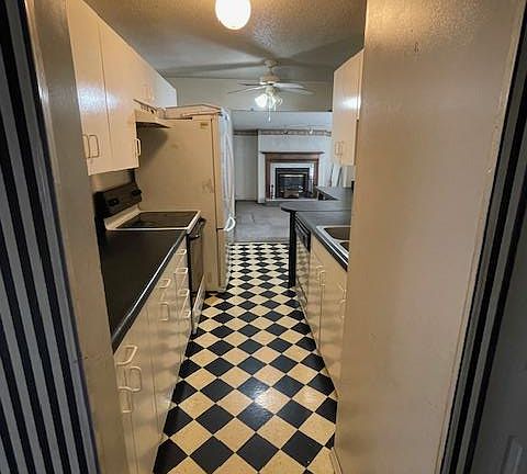 4th image of 2250 Gadbury Dr