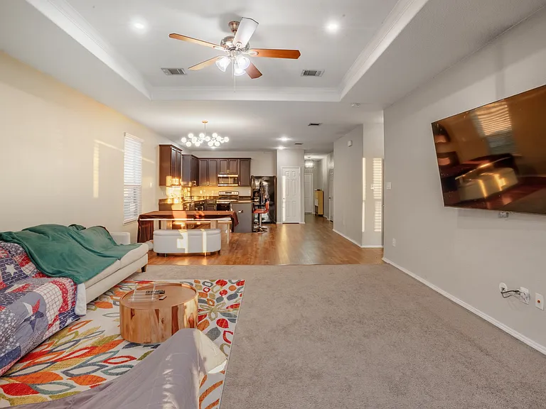 8101 Kurgan Trl — Photo 15