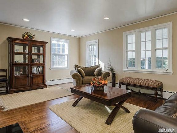3rd image of 3 Tanglewood Ct