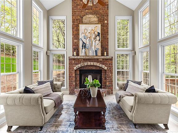 5th image of 17738 Vintage Oak Dr