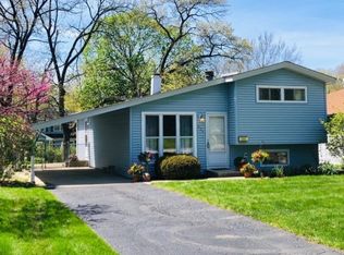 426 Aurora Way, Wheaton, IL 60187