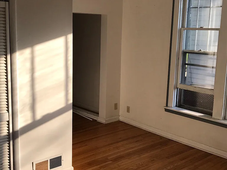 329 Maple Ave — Photo 5