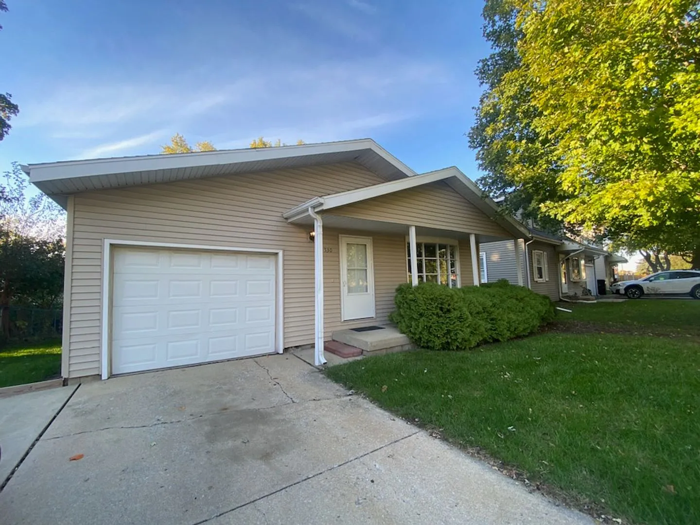 1530 N Hershey Rd photo 1