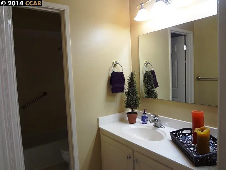 5496 Roundtree Dr — Photo 11