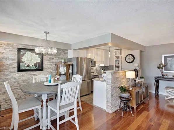 793 Colborne St #212, Brantford, ON N3S 7J3