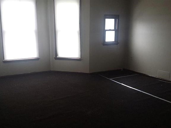 5th image of 126 E Colvin St #30