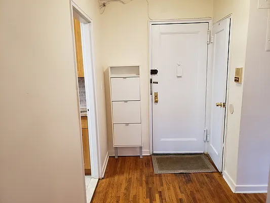 Rented by RealTegrity NY LLC | media 11