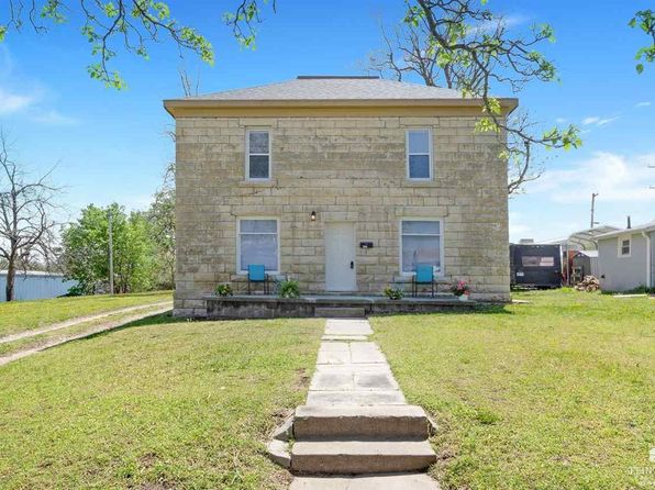 309 E 12th St, Junction City, KS 66441