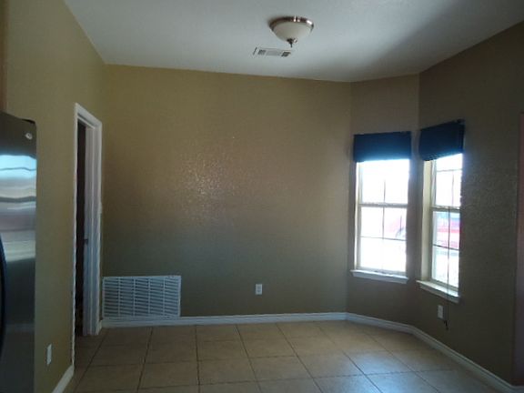 4th image of 151 Ariana Ct