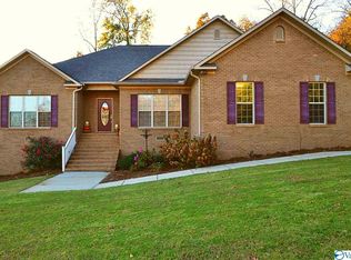 55 Tree Stand Ln, Guntersville, AL 35976
