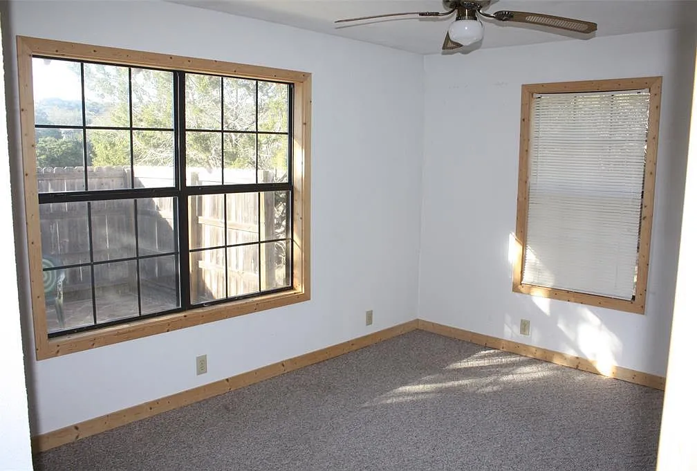 3 bed, 2.0 bath, 1312 sqft, $2,100 — Photo 4