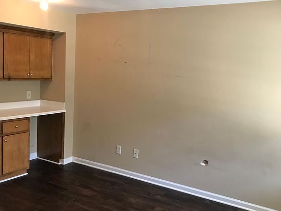 5th image of 269 Marshbanks St #3