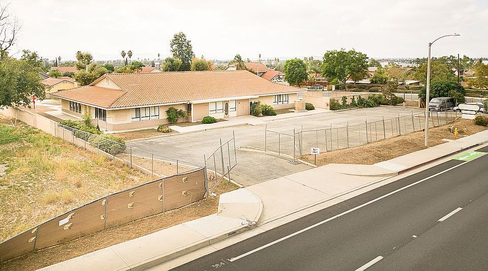 1st image of 24693 Ironwood Ave