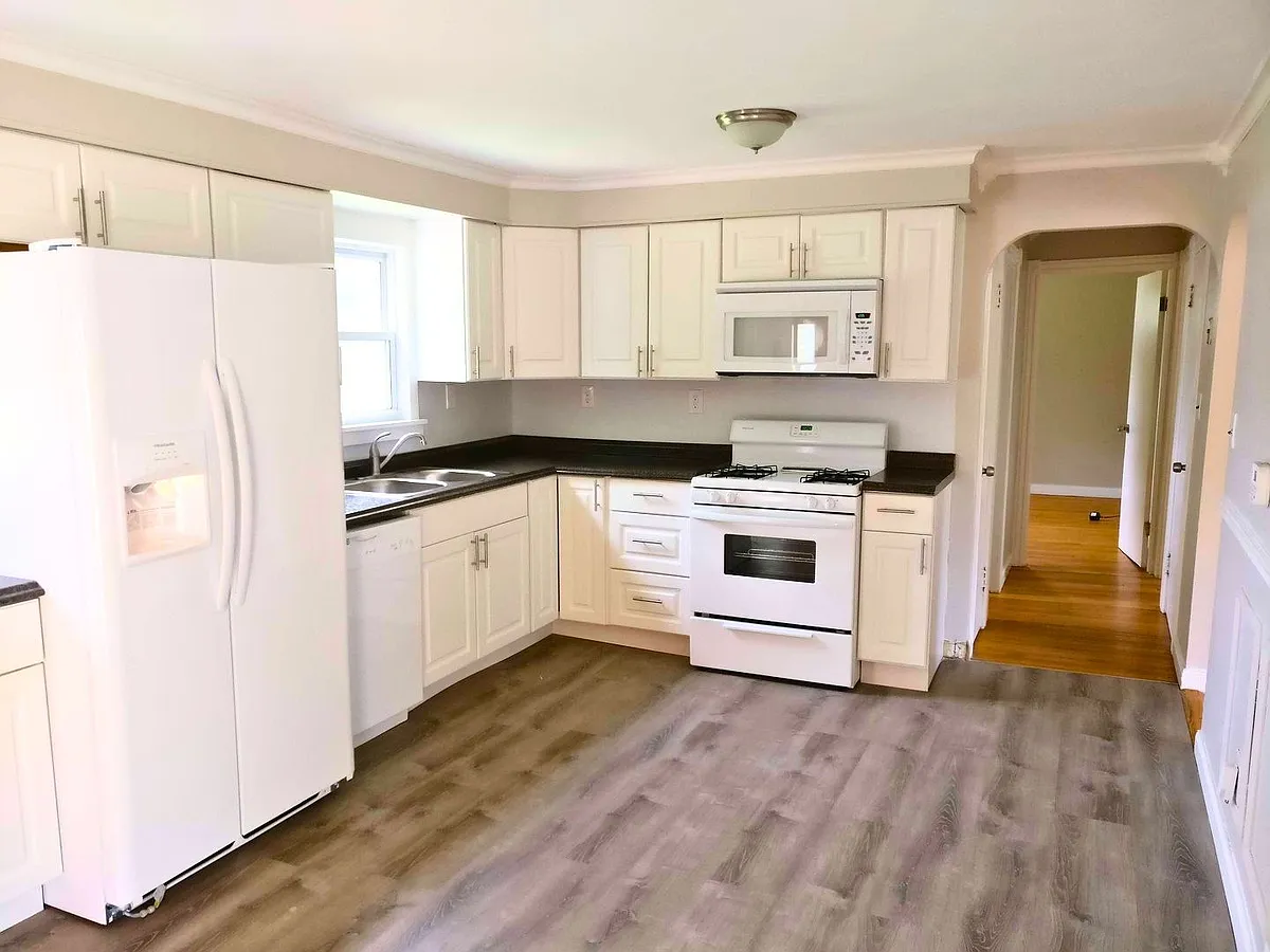 Building Photo - 72 Westbrook Dr