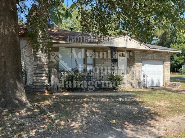 702 2nd St #A, Conway, AR 72032