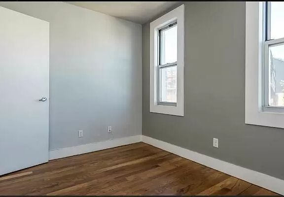 2nd image of 132 Meserole St #2T