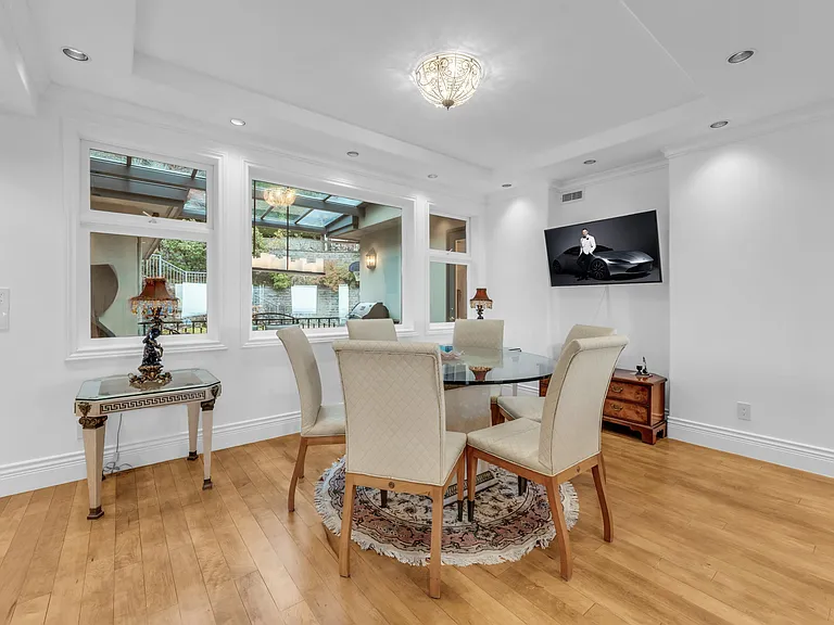 1525 Errigal Pl — Photo 12