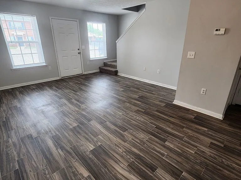 Castlewood Apartments - Huntsville, AL — Photo 2