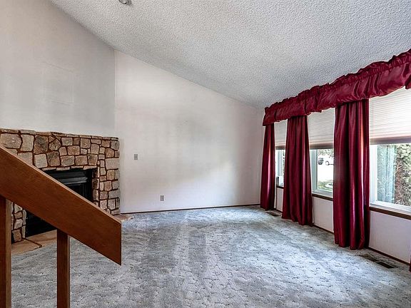 2nd image of 200 Riverwood St