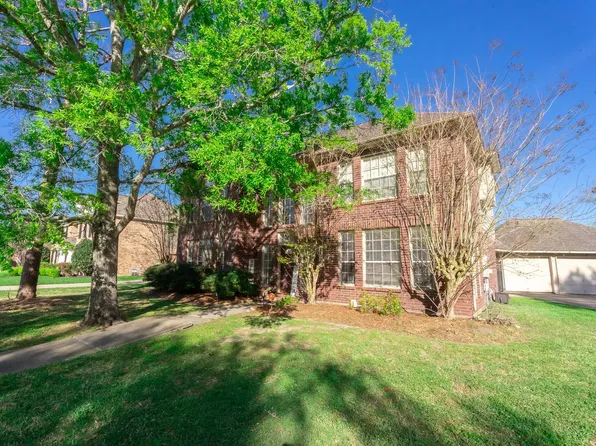 1209 Twin Oaks St, Friendswood, TX 77546