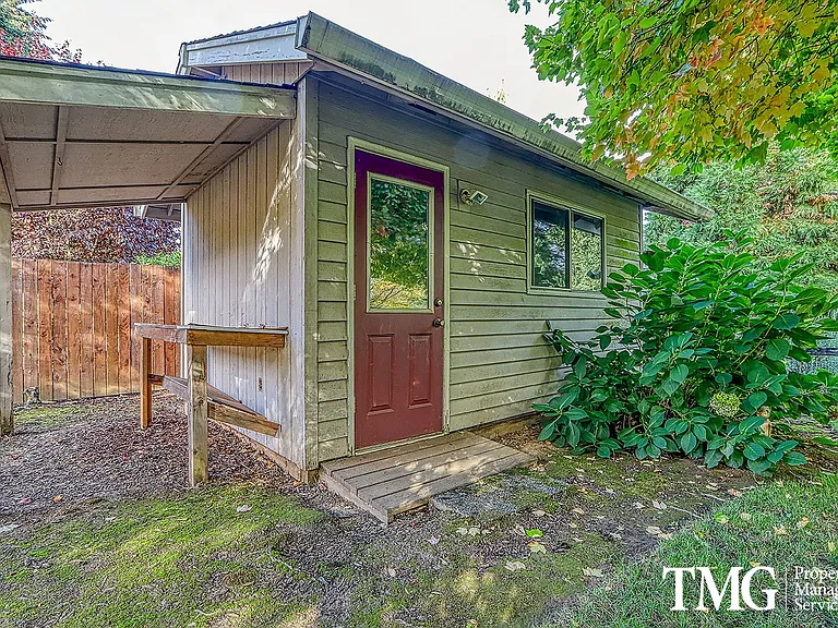 11004 NE Sherwood Dr — Photo 31
