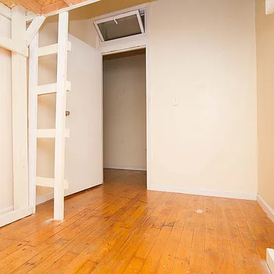 Rented by Nooklyn NYC LLC | media 52