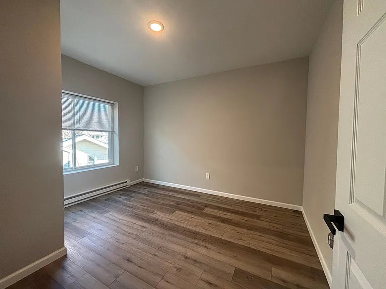 14614 Lake Shore Blvd — Photo 8