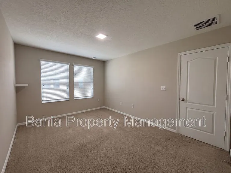 5110 Adelaide Dr — Photo 10