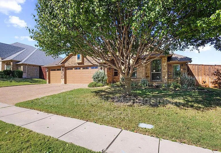 1451 Cedar Hollow Dr — Photo 3