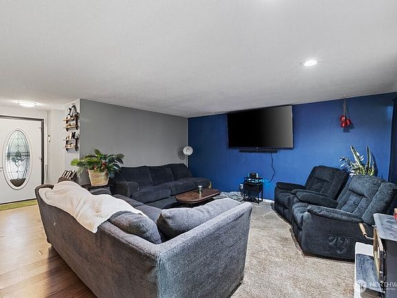 2nd image of 1607 W 46th Avenue