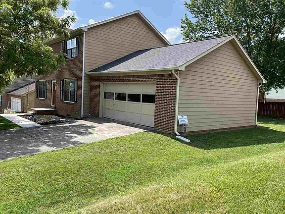 4th image of 1521 Pheasants Glen Dr