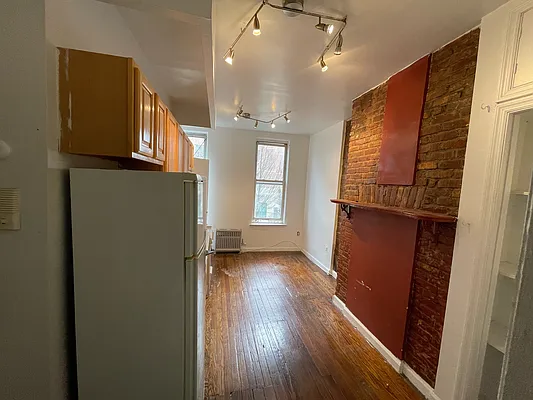 Rented by G Y B Realty Inc | media 14