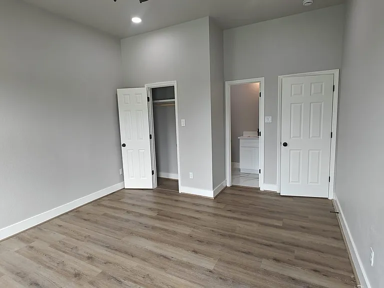 504 Center St — Photo 16