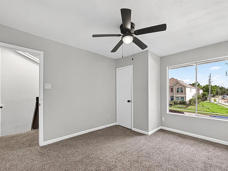 8046 Ellinger Ln — Photo 25