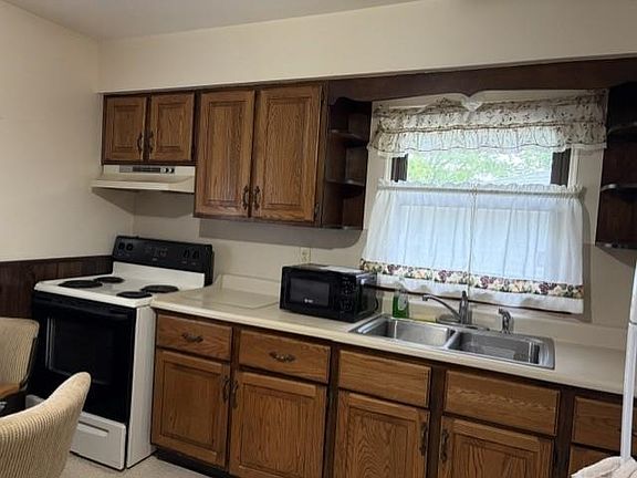 3rd image of 318 N 2nd St