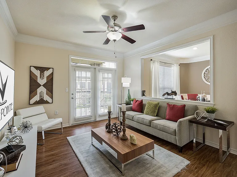 Lake Pointe Apts — Photo 8
